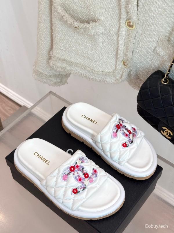 2025 Slippers Chanel White Leather Women Slippers KFY00260
