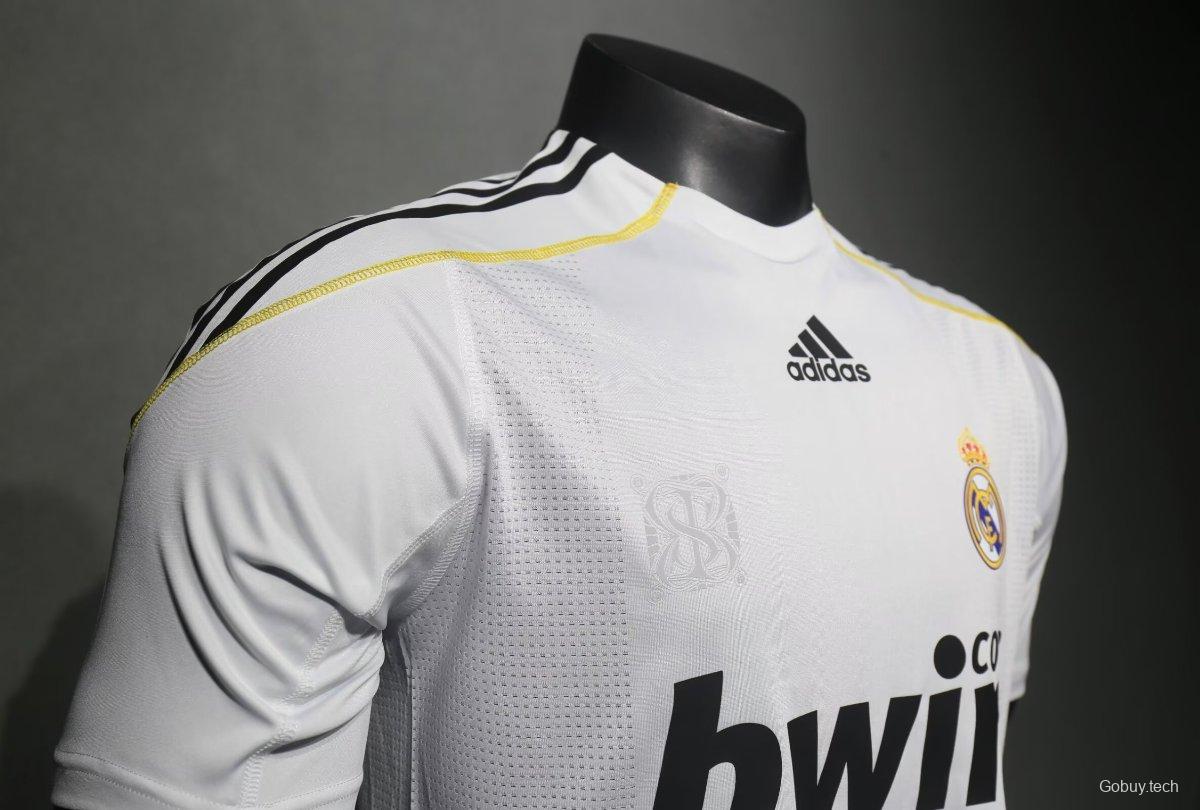 Player Version Retro 09/10 Real Madrid Home Jersey